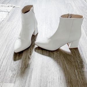 Journee Signature Tabbie Pointed Toe Bootie